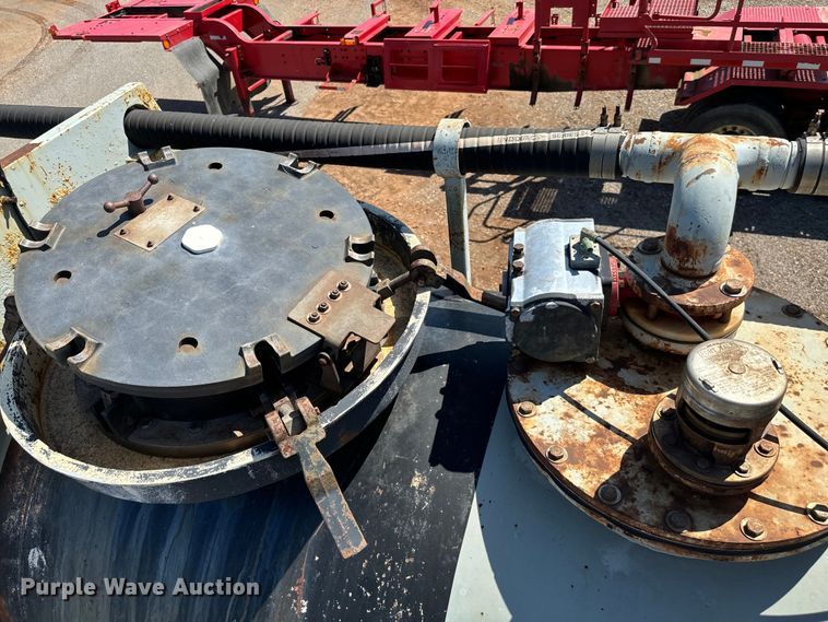 image for item EJ0546 2007 Worley tank trailer