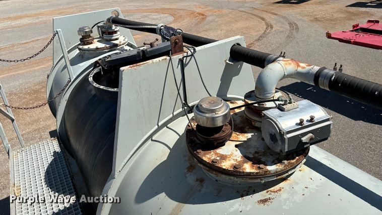 image for item EJ0546 2007 Worley tank trailer