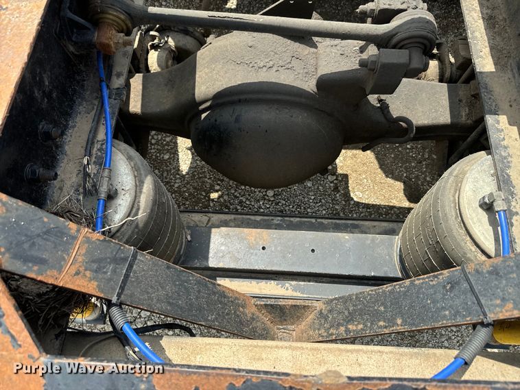 image for item EJ2834 1999 Mack CH613 semi truck