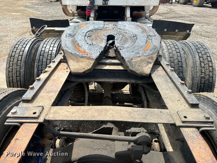 image for item EJ2834 1999 Mack CH613 semi truck