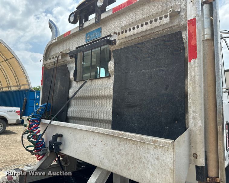 image for item EJ2834 1999 Mack CH613 semi truck