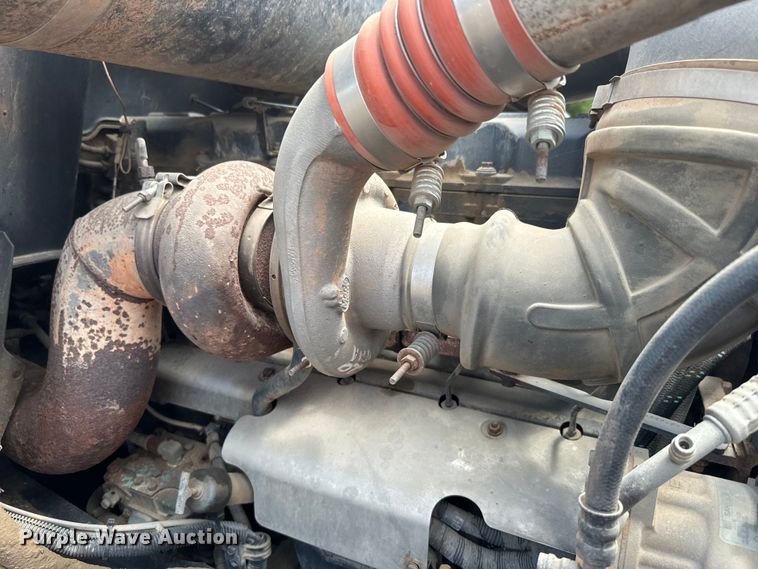 image for item EJ2834 1999 Mack CH613 semi truck