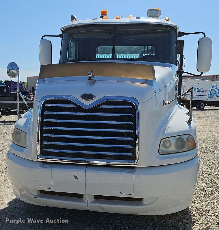 image for item EJ5390 2000 Mack CX613 flatbed truck