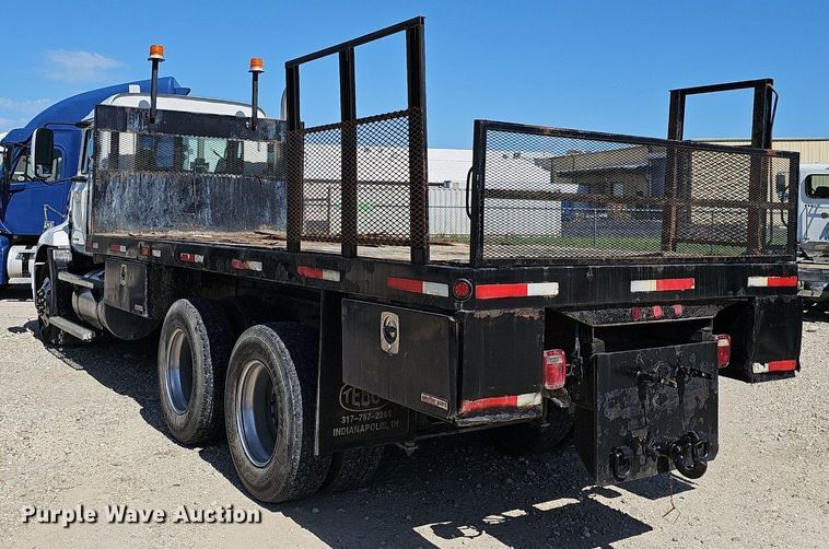 image for item EJ5390 2000 Mack CX613 flatbed truck