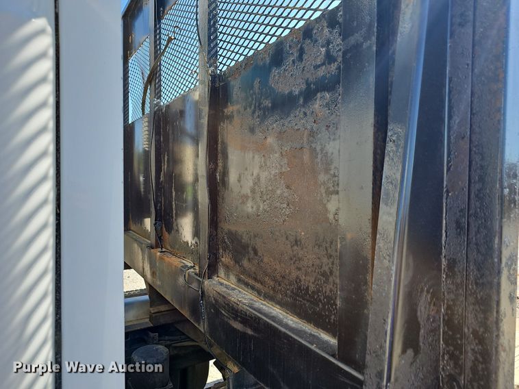 image for item EJ5390 2000 Mack CX613 flatbed truck