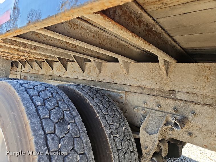 image for item EJ5390 2000 Mack CX613 flatbed truck