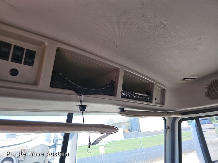 image for item EJ5390 2000 Mack CX613 flatbed truck