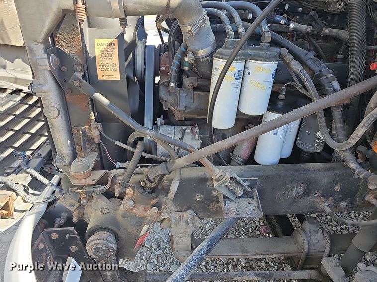 image for item EJ5390 2000 Mack CX613 flatbed truck