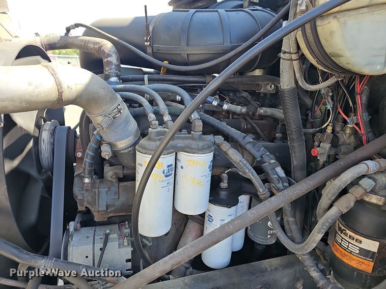 image for item EJ5390 2000 Mack CX613 flatbed truck