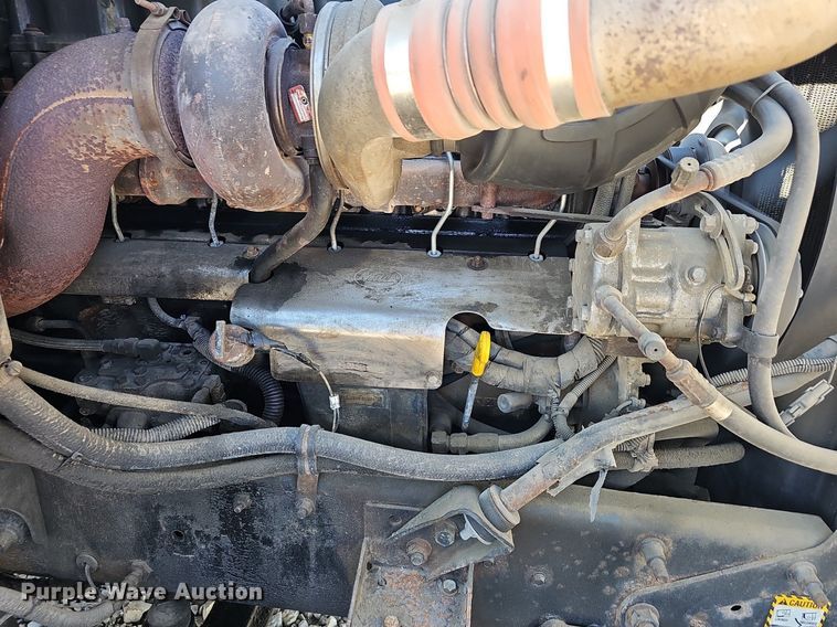 image for item EJ5390 2000 Mack CX613 flatbed truck