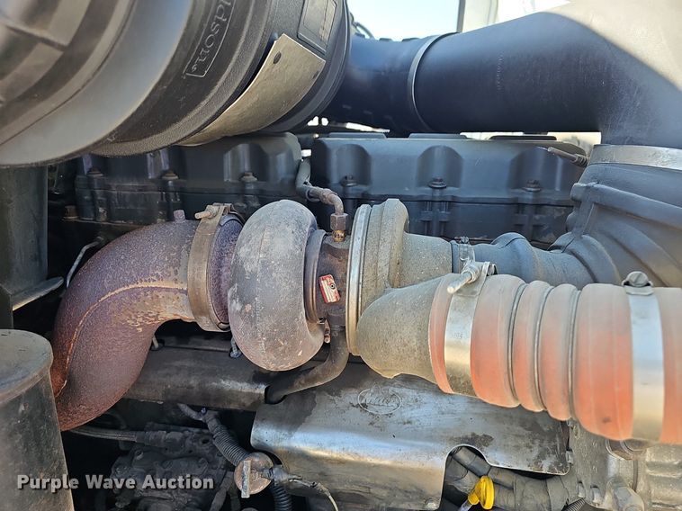 image for item EJ5390 2000 Mack CX613 flatbed truck