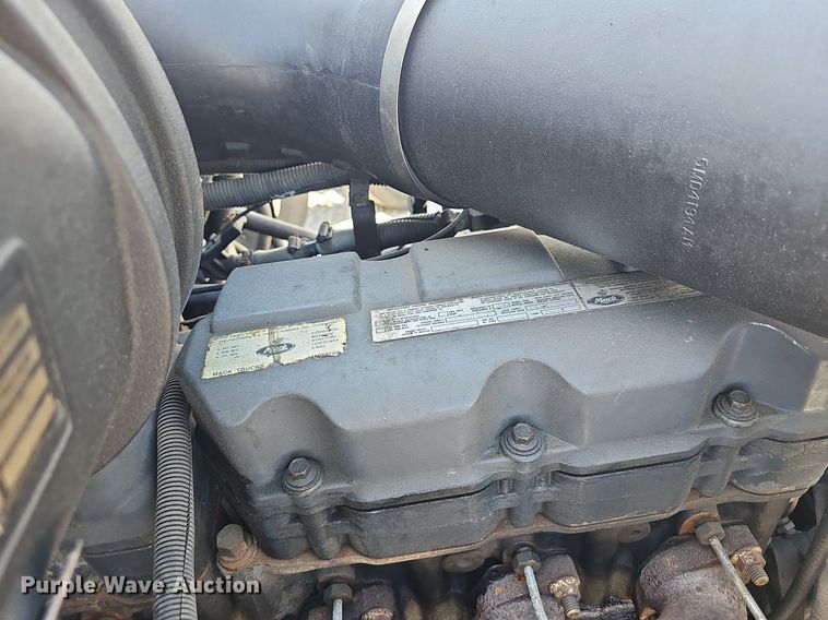 image for item EJ5390 2000 Mack CX613 flatbed truck