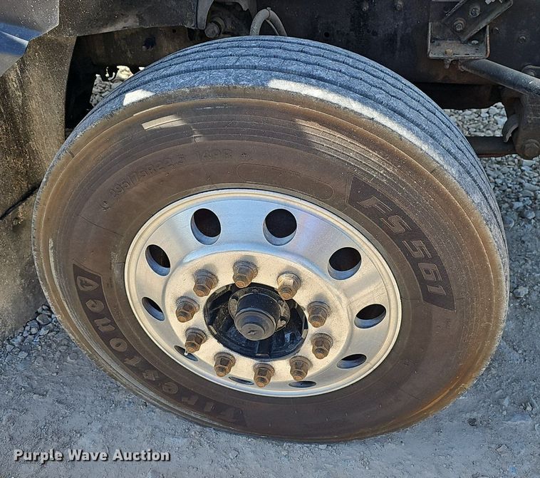 image for item EJ5390 2000 Mack CX613 flatbed truck