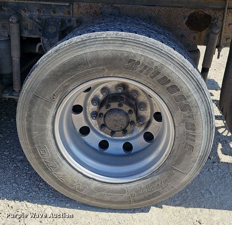 image for item EJ5390 2000 Mack CX613 flatbed truck