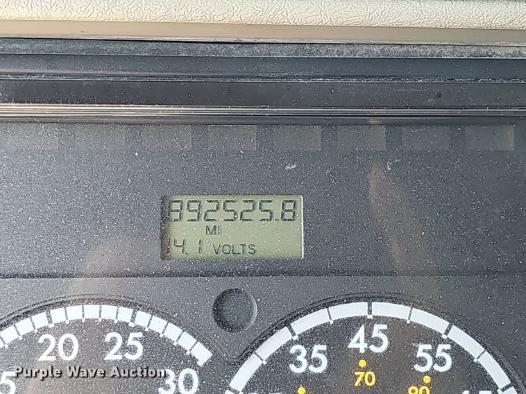 image for item EJ5391 2005 Freightliner Columbia 120 semi truck