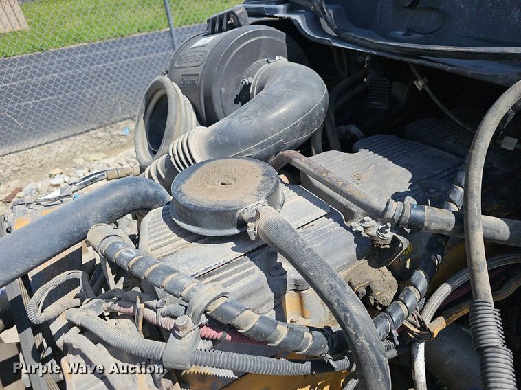 image for item EJ5391 2005 Freightliner Columbia 120 semi truck