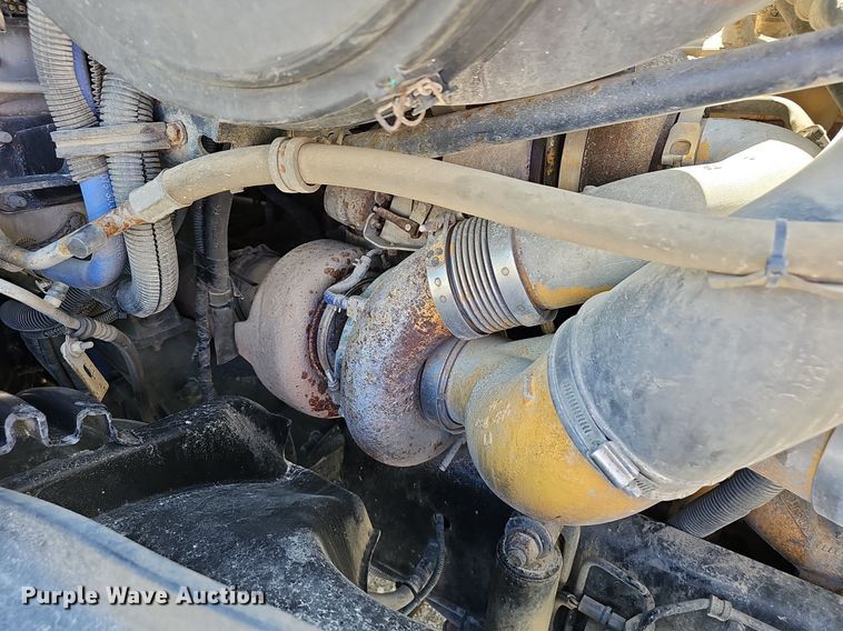 image for item EJ5391 2005 Freightliner Columbia 120 semi truck