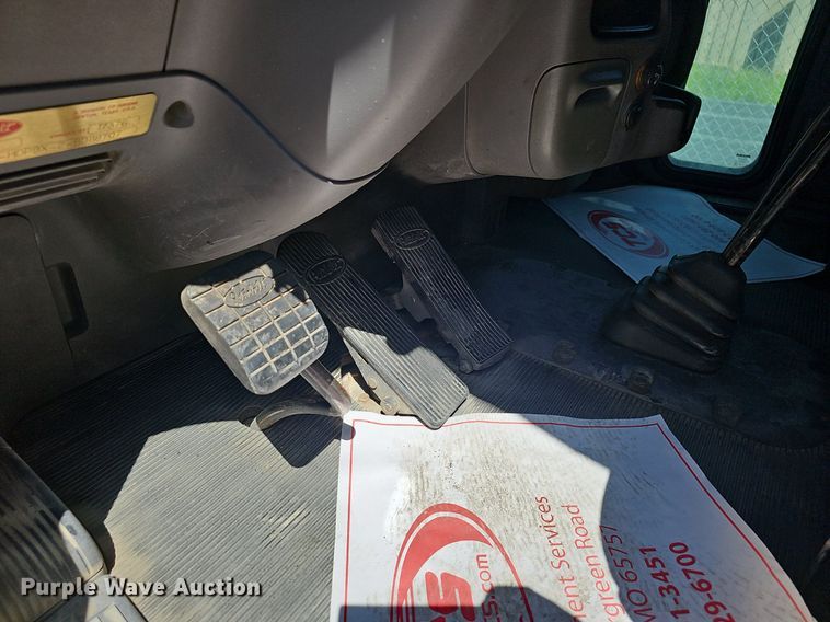 image for item EJ5392 2011 Peterbilt  386 semi truck