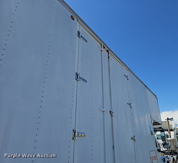 image for item EJ5394 2006 Freightliner Business Class M2 box truck