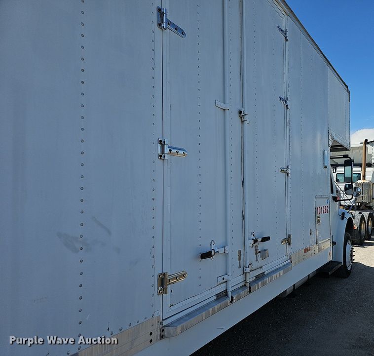 image for item EJ5394 2006 Freightliner Business Class M2 box truck