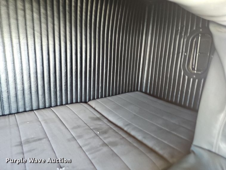 image for item EJ5394 2006 Freightliner Business Class M2 box truck