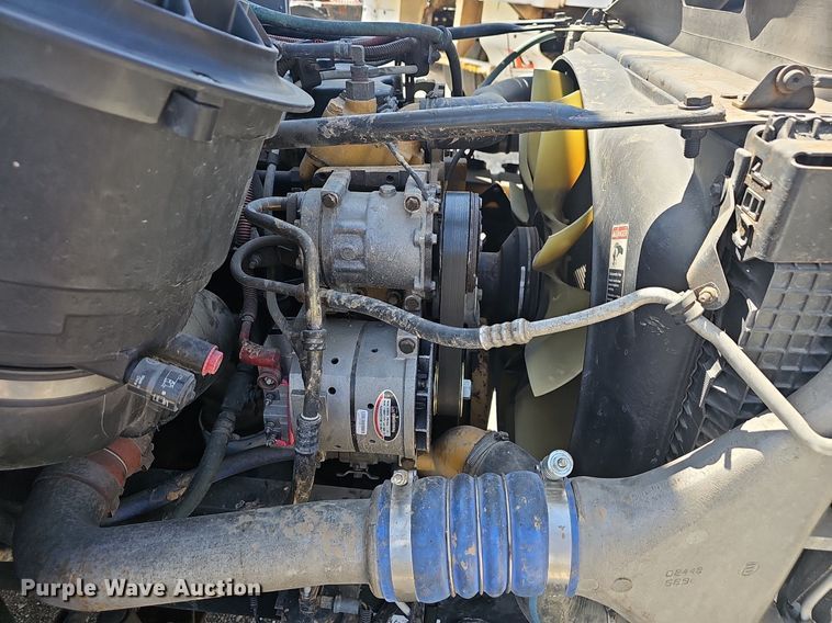 image for item EJ5394 2006 Freightliner Business Class M2 box truck