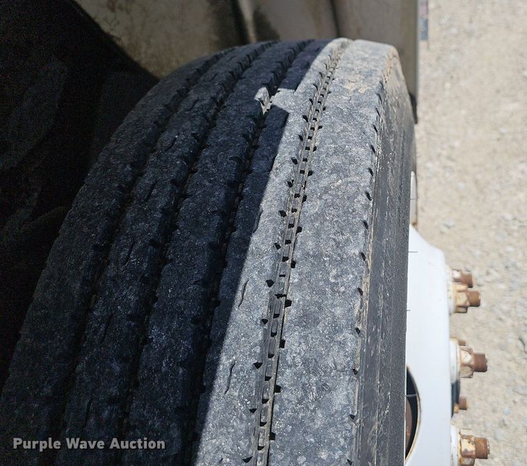 image for item EJ5394 2006 Freightliner Business Class M2 box truck