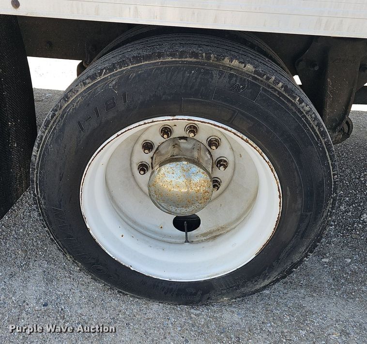 image for item EJ5394 2006 Freightliner Business Class M2 box truck