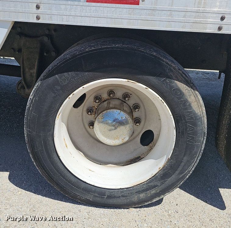 image for item EJ5394 2006 Freightliner Business Class M2 box truck