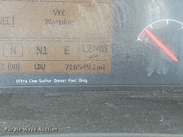 image for item EJ5396 2014 Volvo VNL semi truck