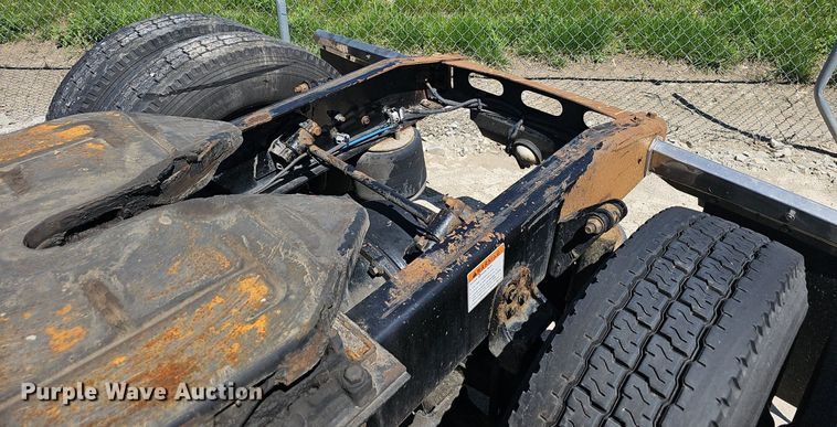 image for item EJ5400 2009 Freightliner Cascadia 125 semi truck