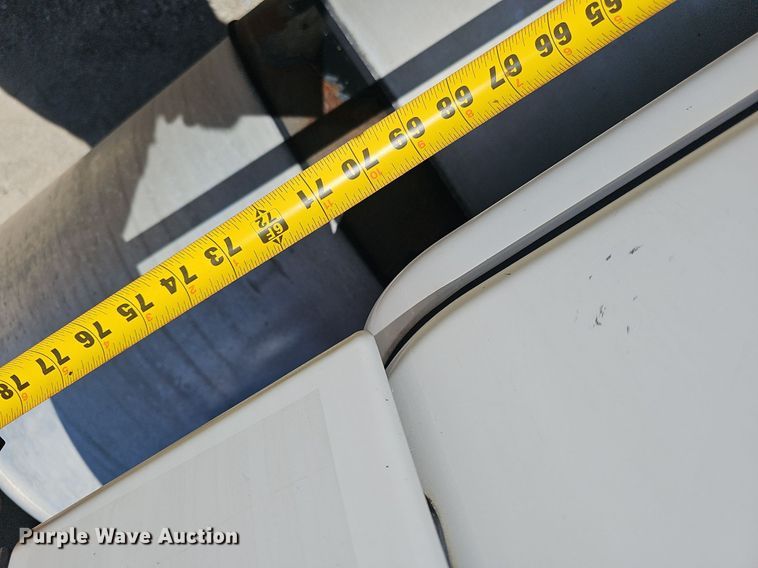 image for item EJ5400 2009 Freightliner Cascadia 125 semi truck