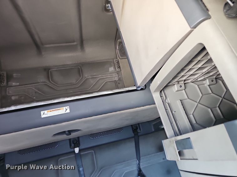 image for item EJ5400 2009 Freightliner Cascadia 125 semi truck