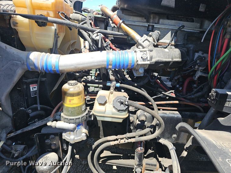 image for item EJ5400 2009 Freightliner Cascadia 125 semi truck