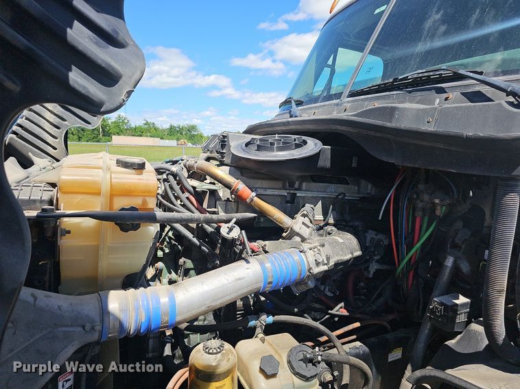 image for item EJ5400 2009 Freightliner Cascadia 125 semi truck