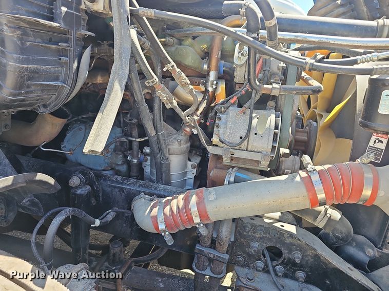 image for item EJ5400 2009 Freightliner Cascadia 125 semi truck