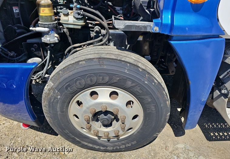 image for item EJ5400 2009 Freightliner Cascadia 125 semi truck