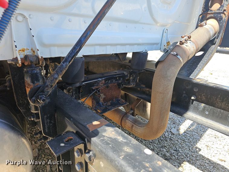 image for item EJ5401 2015 Freightliner Cascadia 125 semi truck