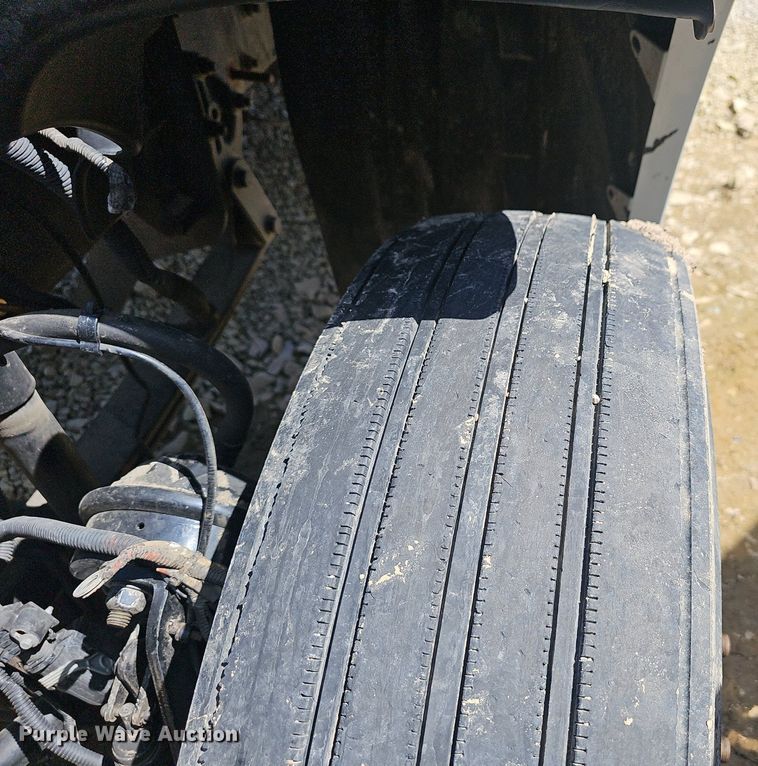 image for item EJ5401 2015 Freightliner Cascadia 125 semi truck