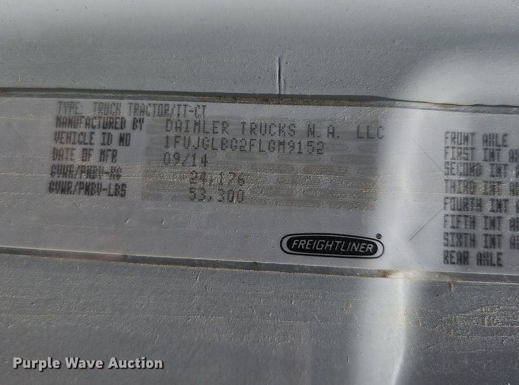 image for item EJ5401 2015 Freightliner Cascadia 125 semi truck