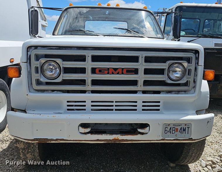 image for item EJ5404 1987 GMC 7000 semi truck