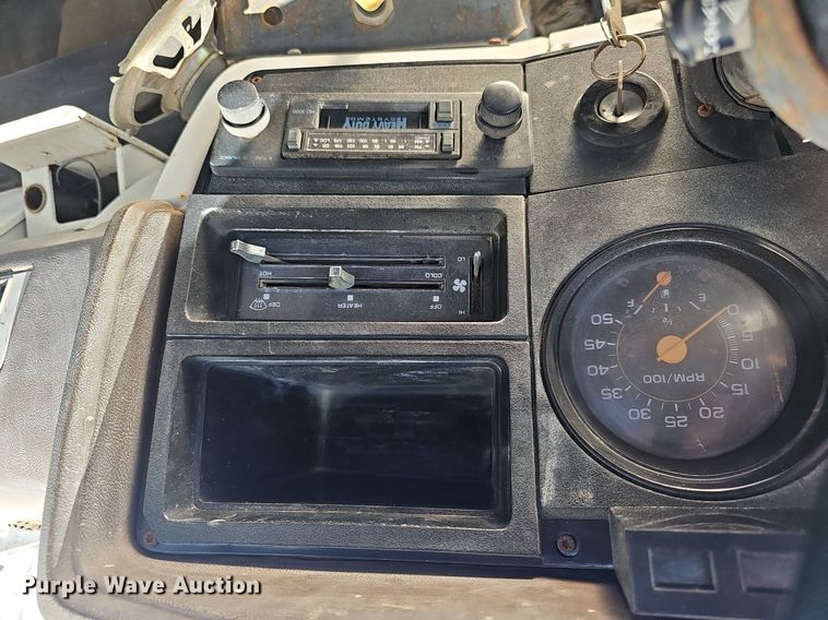 image for item EJ5404 1987 GMC 7000 semi truck