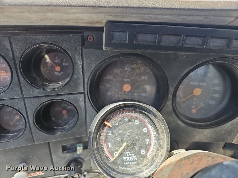 image for item EJ5404 1987 GMC 7000 semi truck