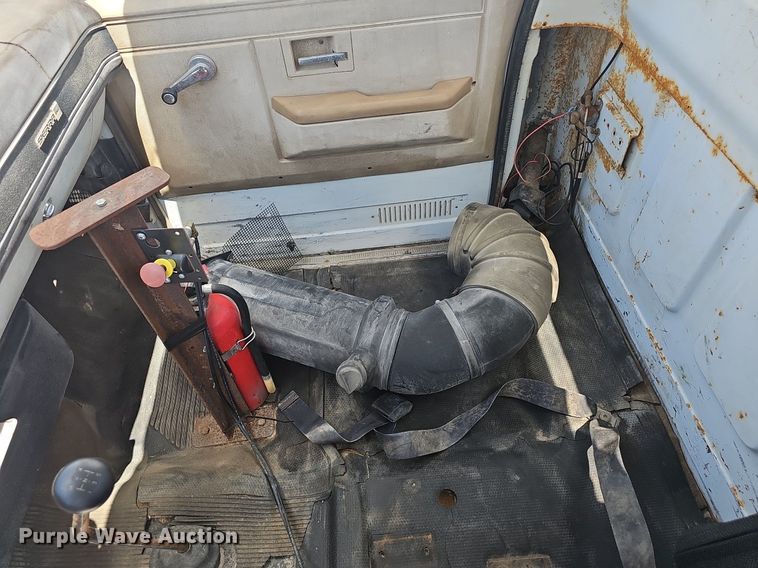 image for item EJ5404 1987 GMC 7000 semi truck