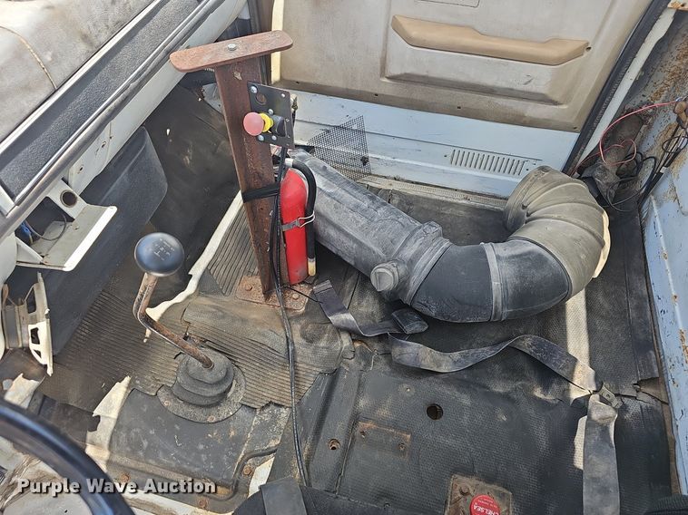 image for item EJ5404 1987 GMC 7000 semi truck