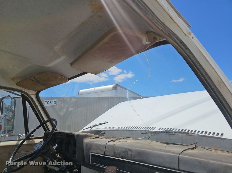 image for item EJ5404 1987 GMC 7000 semi truck