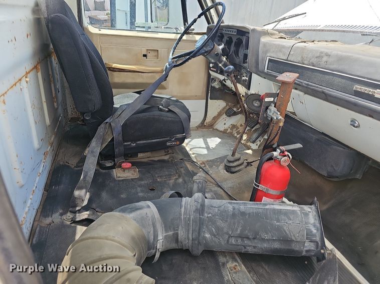 image for item EJ5404 1987 GMC 7000 semi truck