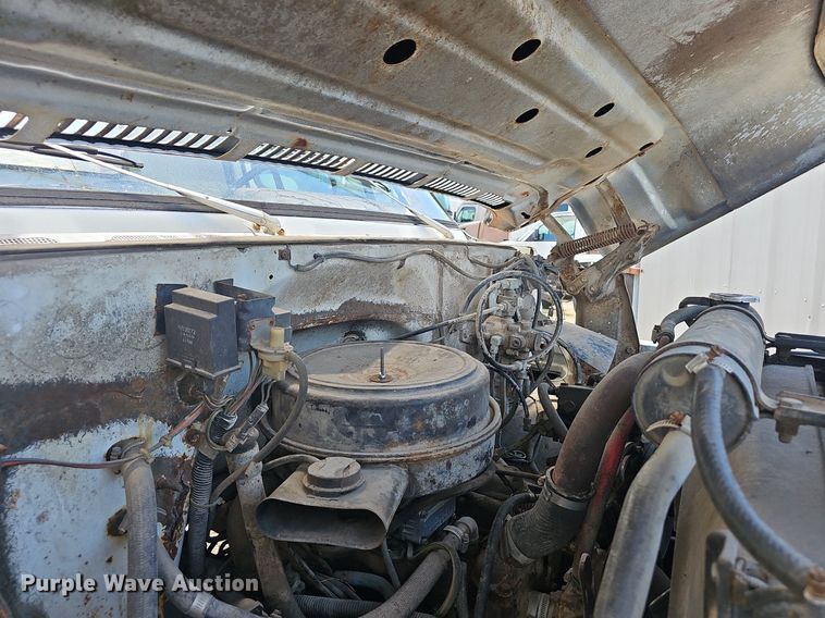 image for item EJ5404 1987 GMC 7000 semi truck