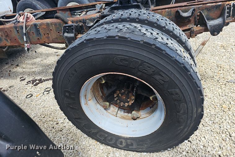 image for item EJ5404 1987 GMC 7000 semi truck