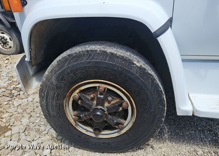 image for item EJ5404 1987 GMC 7000 semi truck